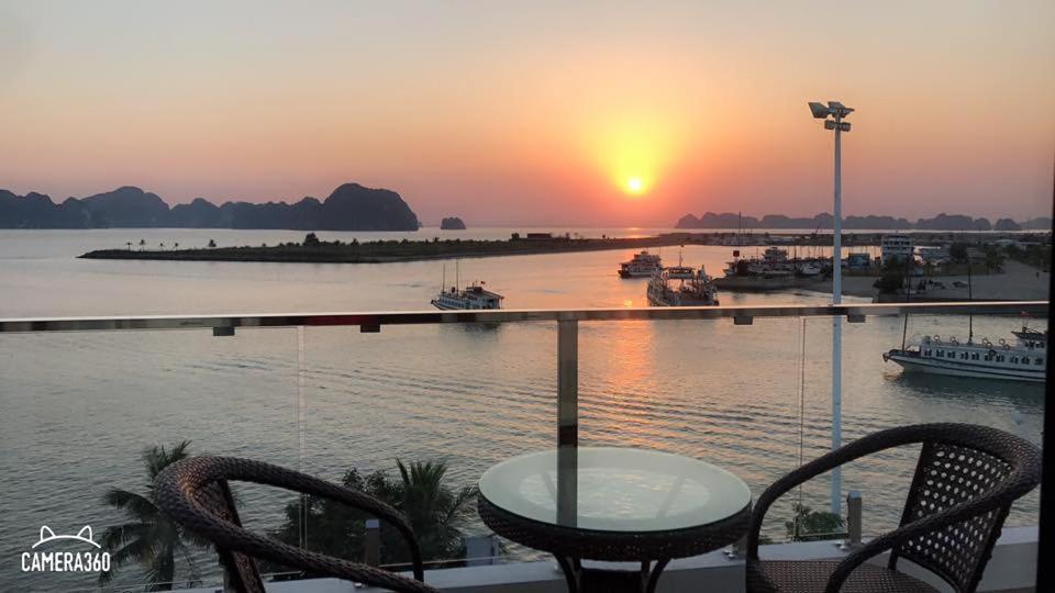 Sun Bay Tuan Chau Hotel Ha Long Bagian luar foto