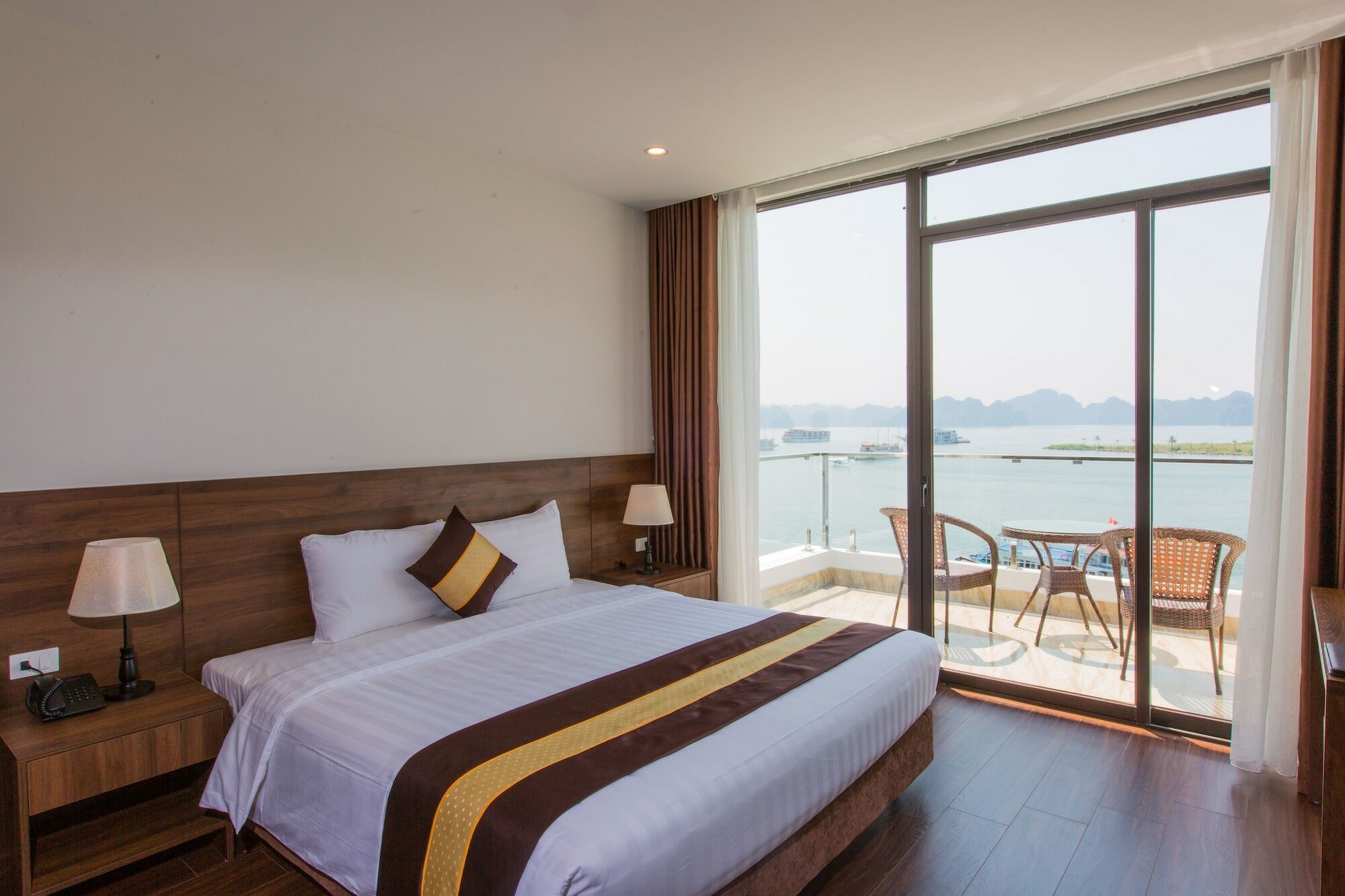 Sun Bay Tuan Chau Hotel Ha Long Bagian luar foto